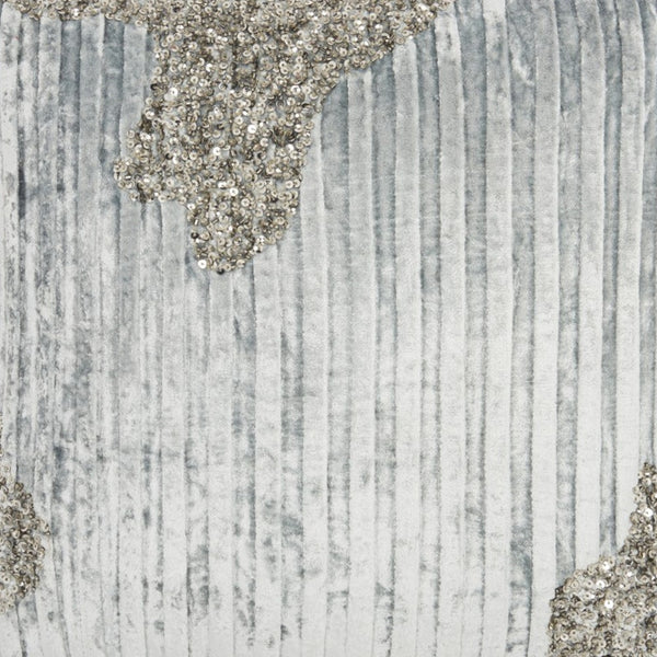 Homeroots 18" Periwinkle Cotton Throw Pillow   386660