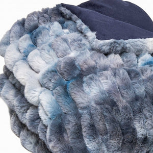 Homeroots Chunky Sectioned Shades Of Blue Faux Fur Throw Blanket  Polyester 386754