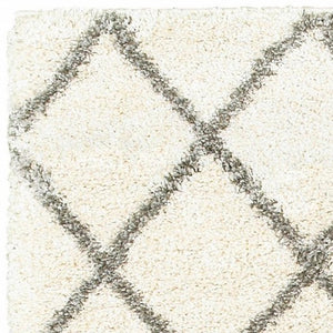 HomeRoots 2' Elegant Ivory and Gray Geometric Lattice Runner Rug - Durable, Soft, Stylish for High-Traffic Areas Ivory/ Grey 2'3" x 7'6" 387943