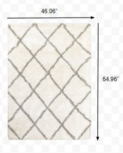 Homeroots 4' X 6' Ivory And Gray Geometric Lattice Area Rug Ivory,Grey Polypropylene 387946