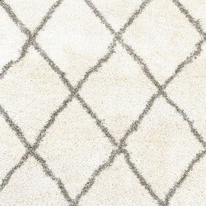 HomeRoots 2' Elegant Ivory and Gray Geometric Lattice Runner Rug - Durable, Soft, Stylish for High-Traffic Areas Ivory/ Grey 3'10" x 5'5" 387946