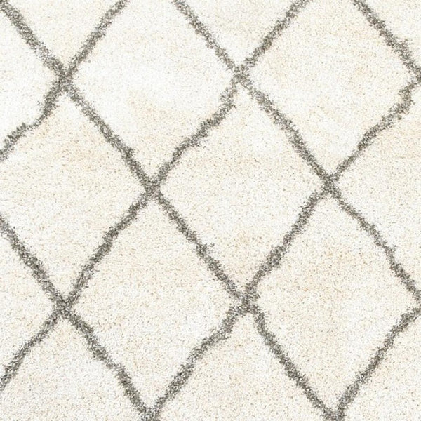 HomeRoots 2' Elegant Ivory and Gray Geometric Lattice Runner Rug - Durable, Soft, Stylish for High-Traffic Areas Ivory/ Grey 3'10" x 5'5" 387946