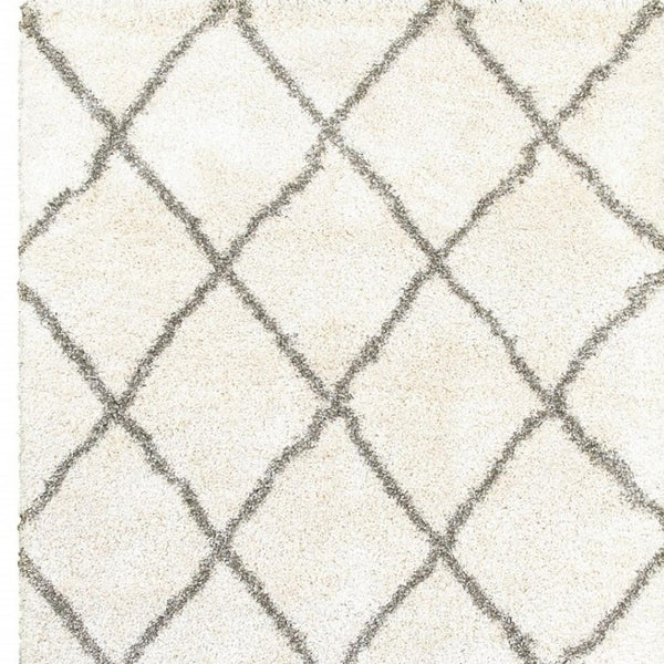 HomeRoots 2' Elegant Ivory and Gray Geometric Lattice Runner Rug - Durable, Soft, Stylish for High-Traffic Areas Ivory/ Grey 3'10" x 5'5" 387946