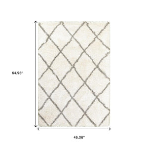 HomeRoots 2' Elegant Ivory and Gray Geometric Lattice Runner Rug - Durable, Soft, Stylish for High-Traffic Areas Ivory/ Grey 3'10" x 5'5" 387946