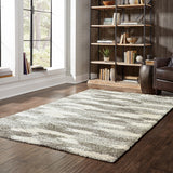 Homeroots 4' X 6' Gray And Ivory Geometric Pattern Area Rug  Polypropylene 387948