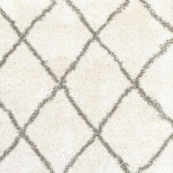 Homeroots 5' X 8' Ivory And Gray Geometric Lattice Area Rug Ivory,Grey Polypropylene 387964
