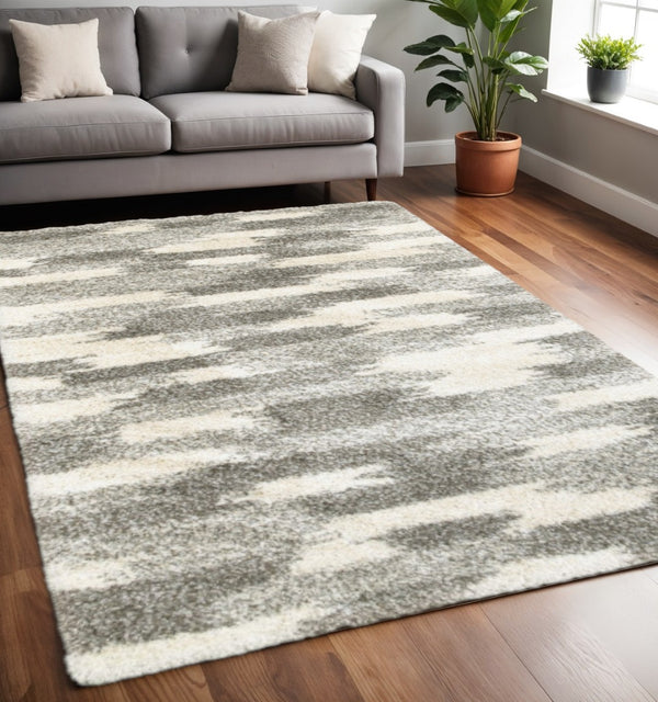 HomeRoots 2' Modern Gray and Ivory Geometric Pattern Runner Rug for Stylish Hallways and Entryways Decor 5'3" x 7'6" 387966