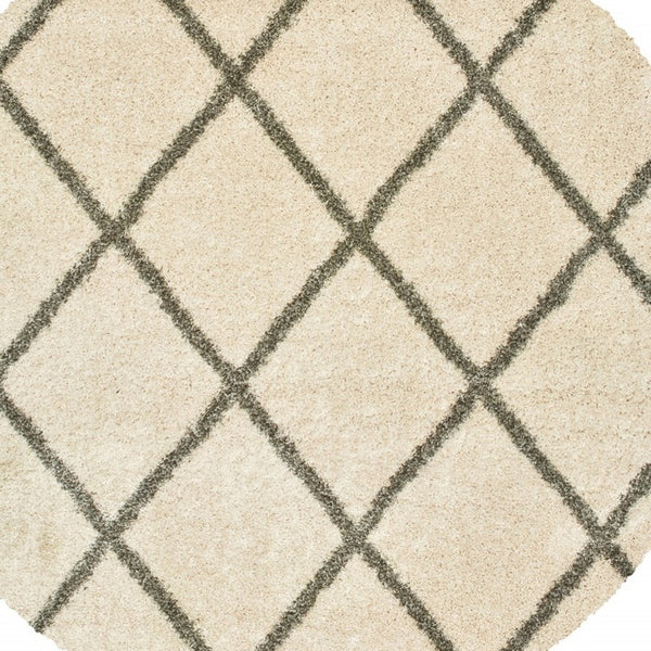 Homeroots 8’ Round Ivory And Gray Geometric Lattice Area Rug Ivory,Grey Polypropylene 387983