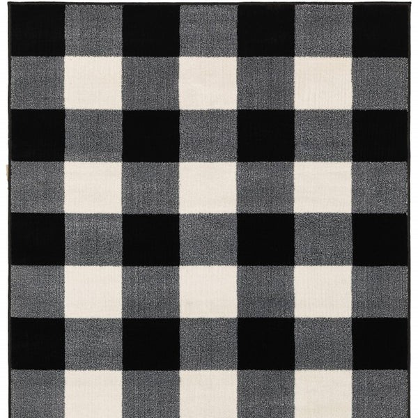Homeroots 4' X 6' Monochromatic Gingham Pattern Indoor Area Rug Black,Ivory Polypropylene 388019