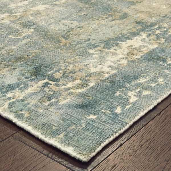 HomeRoots 3' Blue and Gray Abstract Splash Indoor Rug – Artful Design for Contemporary Hallways and Entryways 6' X 9' Rectangle 388084