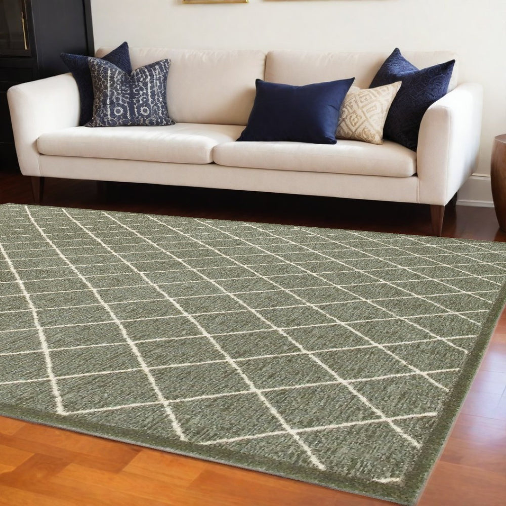 HomeRoots 10' Gray and Ivory Diamond Indoor Area Rug - Modern Geometric Design for Contemporary Elegance 10' x 13' 388161