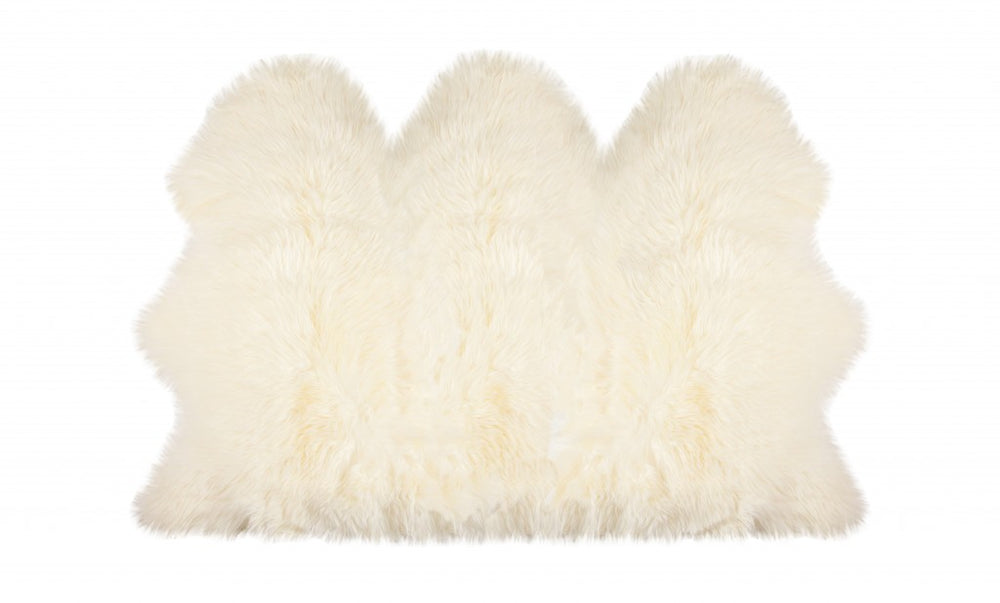 Homeroots 3' X 5' Trio Natural Sheepskin Area Rug  Genuine Sheepskin 388527