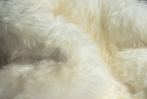 HomeRoots 3' X 5' Trio Natural Sheepskin Area Rug - Luxurious Off-White Comfort for Home Décor & Style 388527