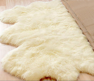 HomeRoots 3' X 5' Trio Natural Sheepskin Area Rug - Luxurious Off-White Comfort for Home Décor & Style 388527