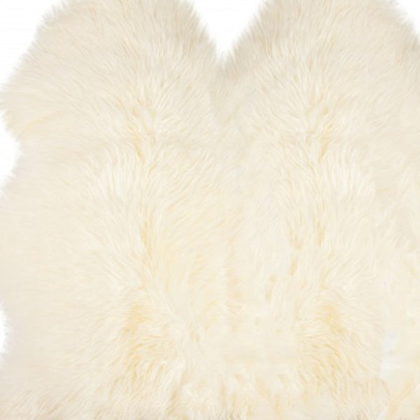 HomeRoots 3' X 5' Trio Natural Sheepskin Area Rug - Luxurious Off-White Comfort for Home Décor & Style 388527