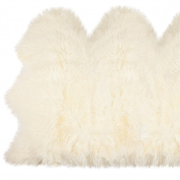 HomeRoots 3' X 5' Trio Natural Sheepskin Area Rug - Luxurious Off-White Comfort for Home Décor & Style 388527