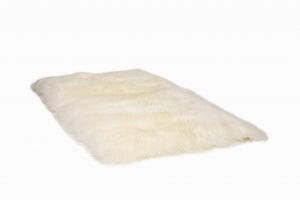 Homeroots 3' X 5' Natural Rectangular Sheepskin Area Rug  Genuine Sheepskin 388535