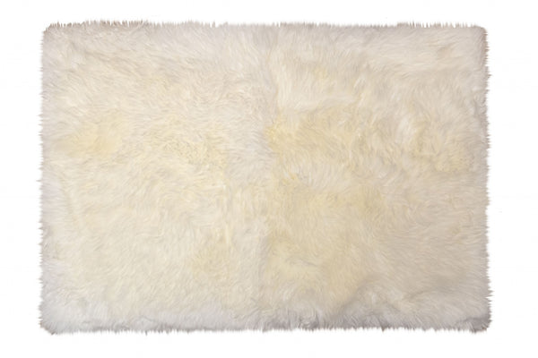 Homeroots 3' X 5' Natural Rectangular Sheepskin Area Rug  Genuine Sheepskin 388535
