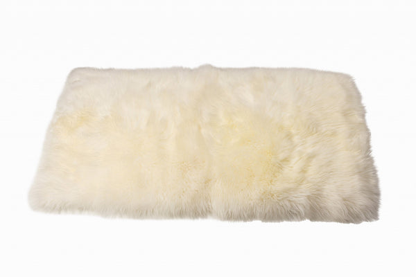 Homeroots 3' X 5' Natural Rectangular Sheepskin Area Rug  Genuine Sheepskin 388535