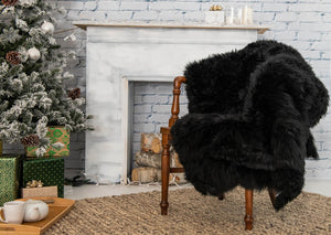 Homeroots 3' X 5' Black Natural Rectangular Sheepskin Area Rug  Genuine Sheepskin 388536