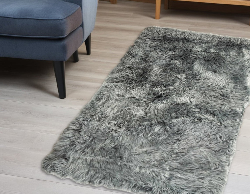 HomeRoots 3' Gray Natural Sheepskin Area Rug – Luxurious Handcrafted Accent for Cozy Living Spaces & Warmth 388537