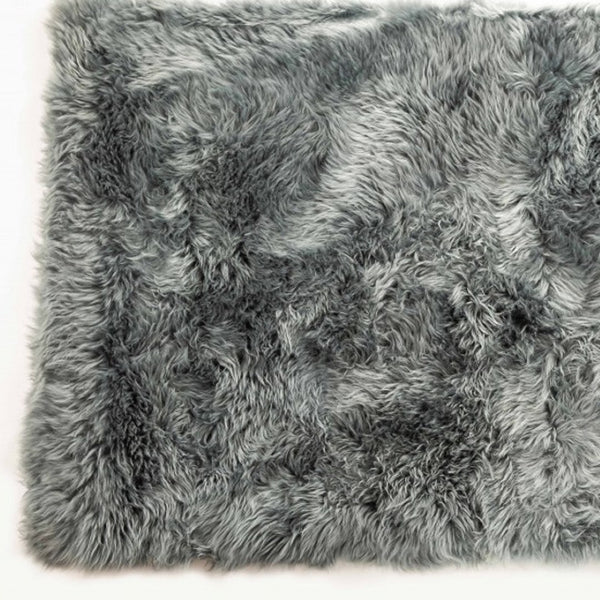 HomeRoots 3' Gray Natural Sheepskin Area Rug – Luxurious Handcrafted Accent for Cozy Living Spaces & Warmth 388537