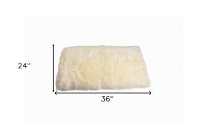 Homeroots 2' X 5' Natural Rectangular Sheepskin Area Rug  Genuine Sheepskin 388539