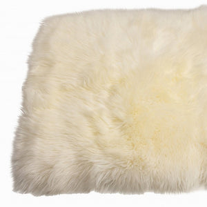 Homeroots 2' X 5' Natural Rectangular Sheepskin Area Rug  Genuine Sheepskin 388539