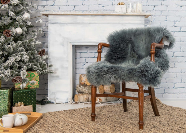 HomeRoots 2' X 3' Gray Area Rug - Luxurious Handcrafted New Zealand Sheepskin with Plush Pile for Cozy Elegance 388541