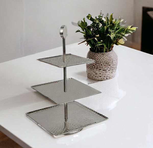 Homeroots 14" Silver Square Stainless Steel Hammered Three Tier Tray   388586
