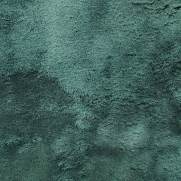 Homeroots Emerald Faux Fur Solid Color Plush Throw  Faux Fur 388644