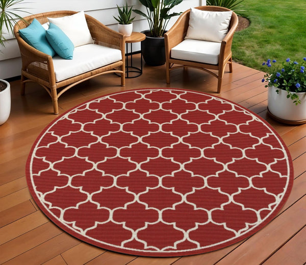 HomeRoots 5' Red and Ivory Indoor/Outdoor Area Rug – Durable, Weather-Resistant Design for Any Space 7'10" Round 388664