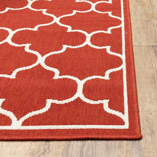 HomeRoots 5' Red and Ivory Indoor/Outdoor Area Rug – Durable, Weather-Resistant Design for Any Space 8'6" x 13' 388665