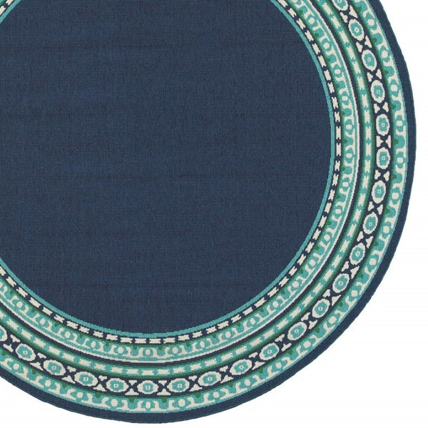 HomeRoots 5' Indoor Outdoor Area Rug in Bold Blue and Green - Stylish Geometric Design for Versatile Spaces 7'10" Round 388678
