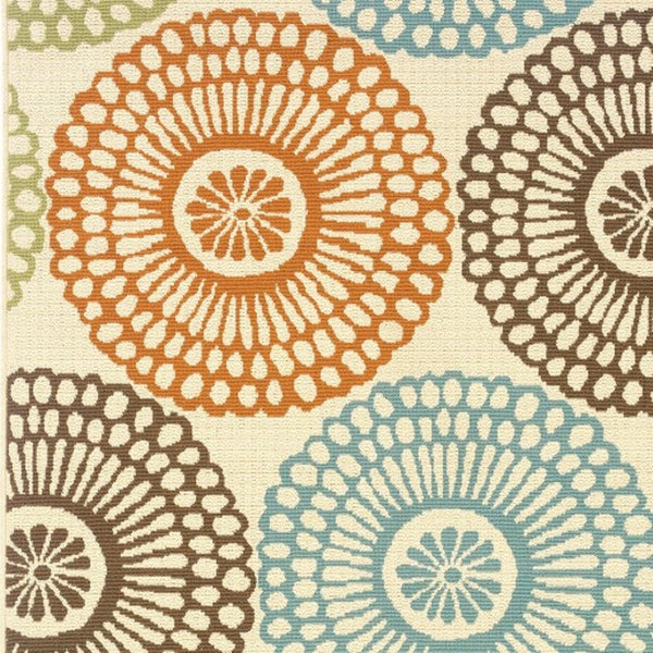 HomeRoots 5' Indoor Outdoor Beige Area Rug - Durable, Weather-Resistant Design for Patios, Kitchens & More 5'3" x 7'6" 388691