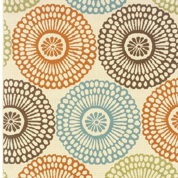 HomeRoots 5' Indoor Outdoor Beige Area Rug - Durable, Weather-Resistant Design for Patios, Kitchens & More 5'3" x 7'6" 388691