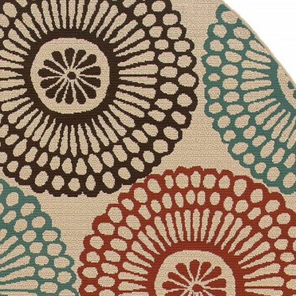 HomeRoots 5' Indoor Outdoor Beige Area Rug - Durable, Weather-Resistant Design for Patios, Kitchens & More 7'10" Round 388694