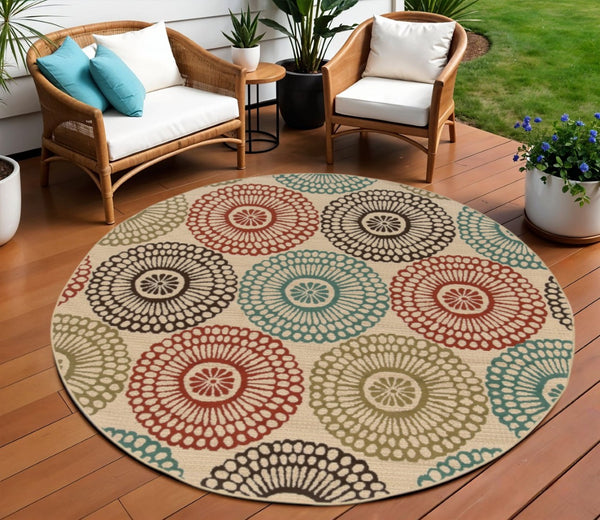HomeRoots 5' Indoor Outdoor Beige Area Rug - Durable, Weather-Resistant Design for Patios, Kitchens & More 7'10" Round 388694