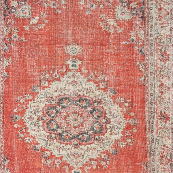 Homeroots 5' X 8' Red And Gray Oriental Area Rug  Polyester 388831
