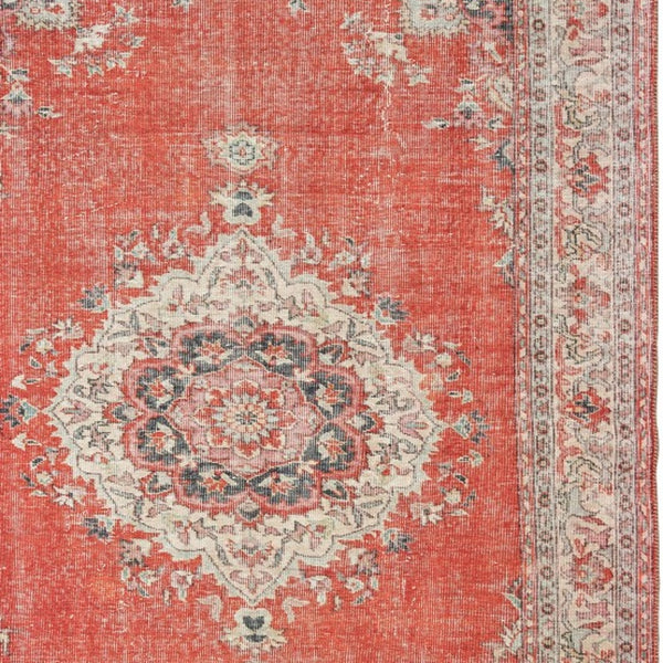 Homeroots 8' X 12' Red And Gray Oriental Area Rug  Polyester 388833