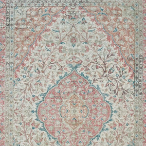 HomeRoots 8' Elegant Ivory and Pink Oriental Area Rug - Luxurious Plush Design for Timeless Home Decor Charm 7'6" x 9'11" 388837
