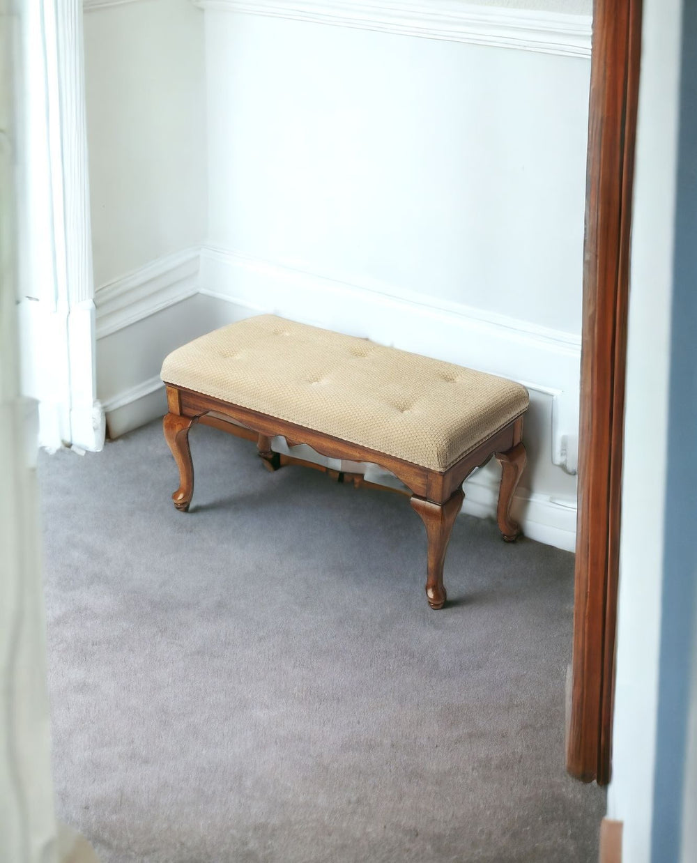 Homeroots Classic Olive Brown Bench  Solid Wood 389170