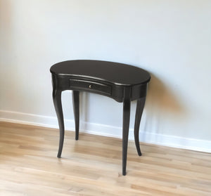 Homeroots 32" Black Solid Manufactured Wood Kidney Writing Desk   389430