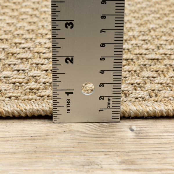 HomeRoots 5' Beige Indoor Outdoor Area Rug - Durable, Easy-Care, Chic Design for Stylish Spaces and Patios 7'10" Round 389479