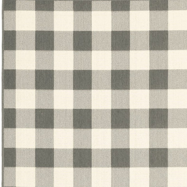 HomeRoots 5' Indoor Outdoor Area Rug - Chic Gray and Ivory Design for Durable Style in Any Space Grey/ Ivory 5'3" x 7'6" 389526