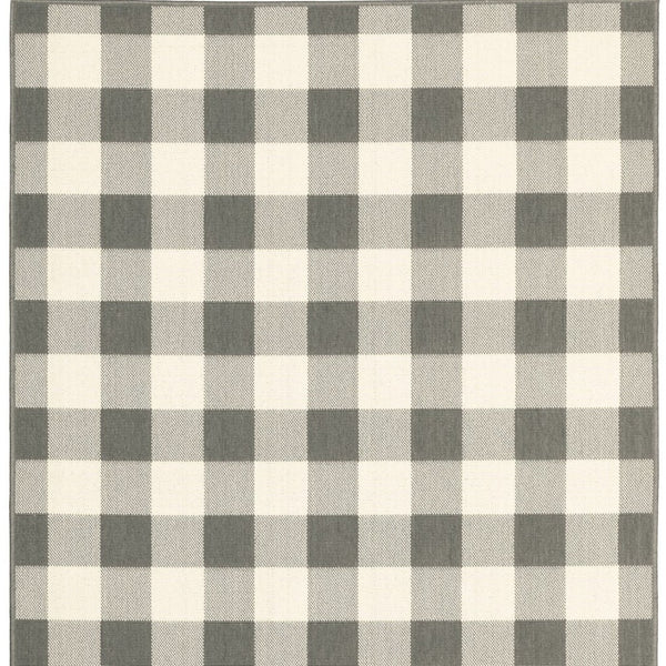 HomeRoots 5' Indoor Outdoor Area Rug - Chic Gray and Ivory Design for Durable Style in Any Space Grey/ Ivory 5'3" x 7'6" 389526