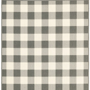 HomeRoots 5' Indoor Outdoor Area Rug - Chic Gray and Ivory Design for Durable Style in Any Space Grey/ Ivory 6'7" x 9'6" 389527