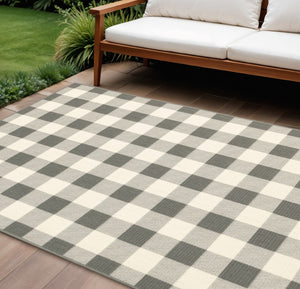 HomeRoots 5' Indoor Outdoor Area Rug - Chic Gray and Ivory Design for Durable Style in Any Space Grey/ Ivory 6'7" x 9'6" 389527