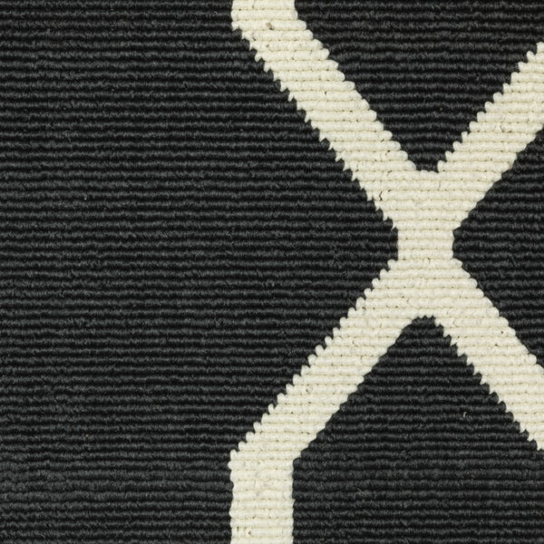 HomeRoots 5' Black and Ivory Area Rug – Elegant Indoor Outdoor Style, Durable, Easy Care for Versatile Spaces 6'7" x 9'6" 389534
