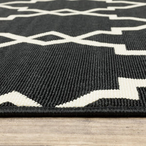 HomeRoots 5' Black and Ivory Area Rug – Elegant Indoor Outdoor Style, Durable, Easy Care for Versatile Spaces 6'7" x 9'6" 389534